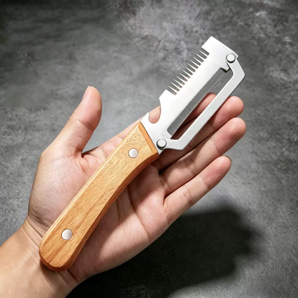 Stainless Steel Peeler With Wo - Oud Wood Chip avis et prix